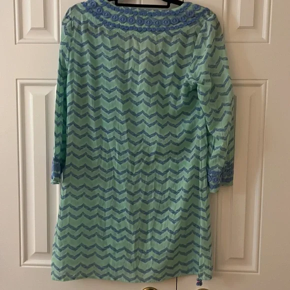 Vineyard Vines cover up - Picture 4 of 4